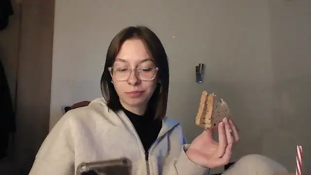 JuicyErika online show from May 14, 7:42 pm