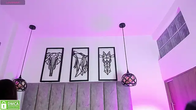 Vanne Queen  online show from April 23, 11:42 am