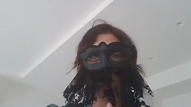 HelenTiAscolta online show from April 28, 1:38 pm