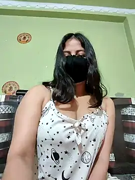 Snapshot of Priya_9945 chatting on June 23, 4:10 am Priya 9945 online show from June 23, 4:10 am