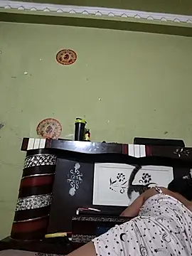 Snapshot of Priya_9945 chatting on July 27, 6:42 am Priya 9945 online show from July 27, 6:42 am