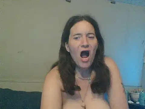 Snapshot of Mini83 chatting on May 11, 8:39 pm Mini83 online show from May 11, 8:39 pm