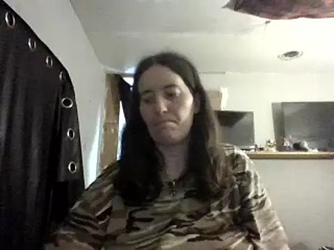 Snapshot of Mini83 chatting on June 5, 4:56 pm Mini83 online show from June 5, 4:56 pm