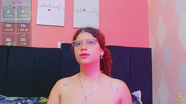 HoneyHipss online show from May 28, 12:35 pm