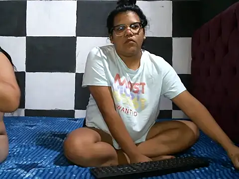 Valery-Khloe online show from July 1, 2:02 am