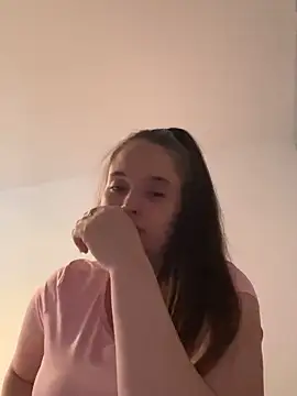 Poppylooloo online show from June 7, 1:04 pm