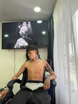 Jackdaniel001  online show from June 3, 10:48 pm