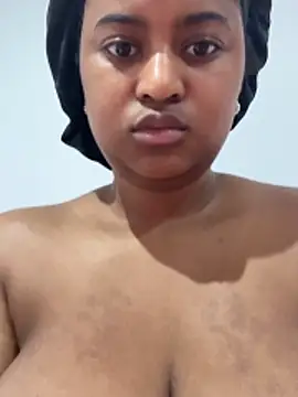 sweet baddie00 online show from April 22, 3:42 am