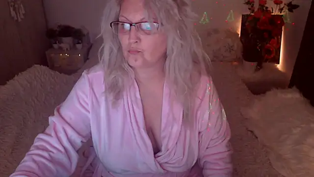 Divineblond online show from February 22, 5:55 pm