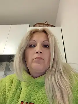 Divineblond online show from May 5, 7:22 pm