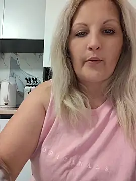 Divineblond online show from May 6, 8:47 pm