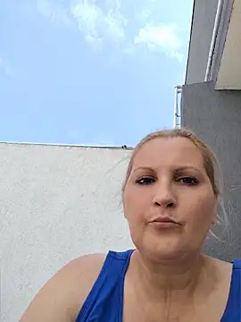 Divineblond online show from May 11, 11:05 am