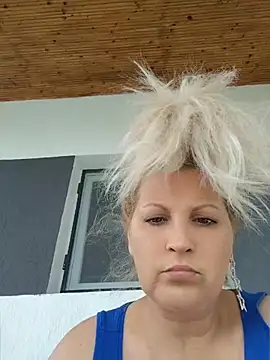 Divineblond online show from May 12, 10:34 am