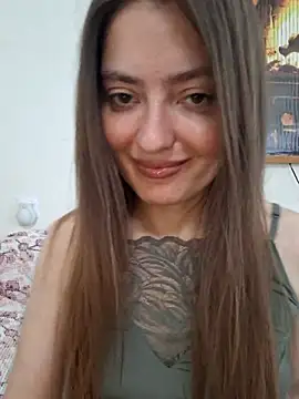 Snapshot of Alba2331 chatting on May 24, 10:20 am Alba2331 online show from May 24, 10:20 am