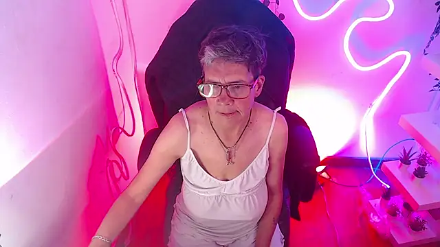 selena ferreira online show from July 8, 8:24 pm
