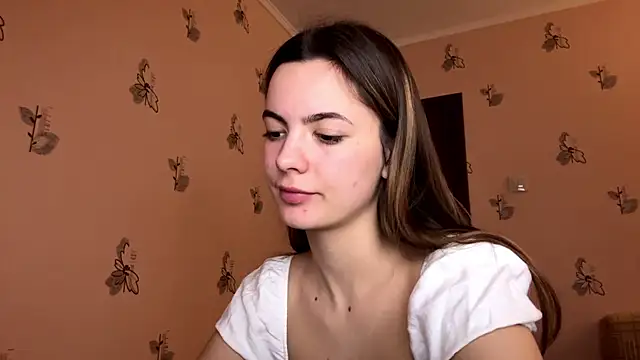 CharlenaFeoli online show from April 25, 7:11 pm