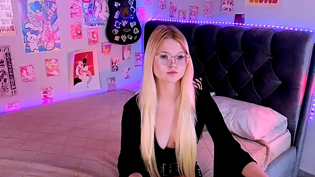 LunariaFox online show from July 12, 3:03 pm