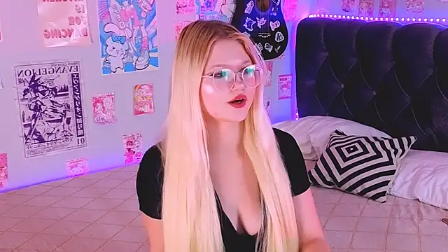 LunariaFox online show from July 29, 3:21 pm