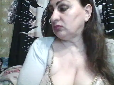 LoaqLovew online show from May 3, 9:37 am