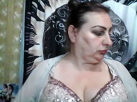 LoaqLovew online show from June 20, 11:02 am
