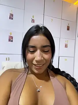 Snapshot of SaryJonex chatting on May 9, 1:05 pm SaryJonex online show from May 9, 1:05 pm