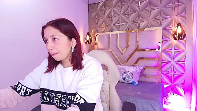 stephaniesun  online show from June 2, 12:18 pm