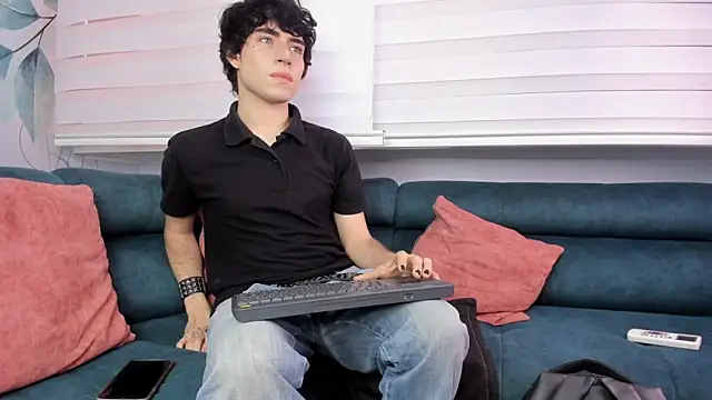 DemonFoxx online show from April 27, 1:42 pm