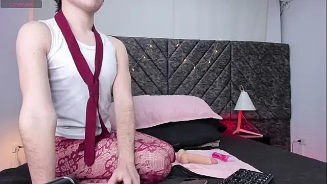 DemonFoxx online show from May 6, 1:49 pm