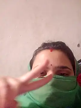 Snapshot of khushibaby85 chatting on May 3, 9:43 pm khushibaby85 online show from May 3, 9:43 pm