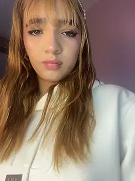 SamaanthaMiller online show from May 16, 7:56 pm