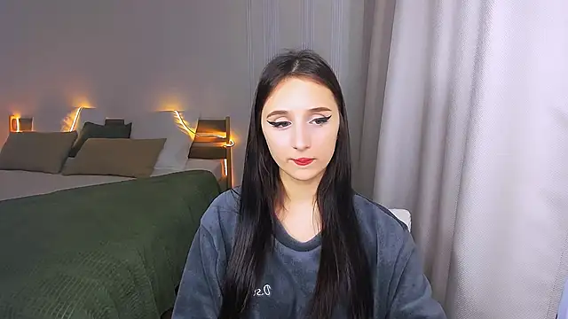 JulietteMonli online show from June 2, 11:34 am