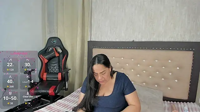 Snapshot of Zoedeleon chatting on June 11, 7:23 pm Zoedeleon online show from June 11, 7:23 pm