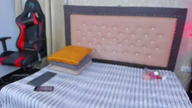 Snapshot of Zoedeleon chatting on July 18, 11:58 am Zoedeleon online show from July 18, 11:58 am