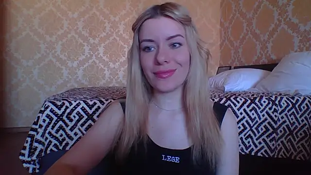 Softy Aura  online show from May 5, 9:39 am