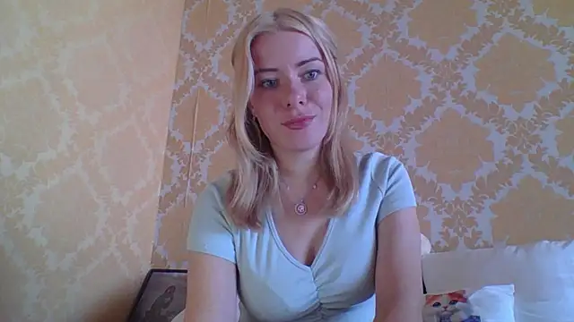 Snapshot of Softy_Aura_ chatting on July 28, 1:54 pm Softy Aura online show from July 28, 1:54 pm