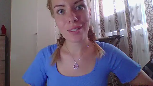 Snapshot of Softy_Aura_ chatting on August 5, 12:08 pm Softy Aura online show from August 5, 12:08 pm