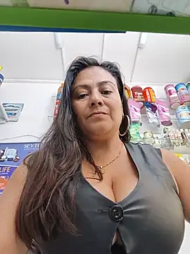 Snapshot of roxana_sexy_2026 chatting on June 27, 7:19 pm roxana sexy 2026 online show from June 27, 7:19 pm