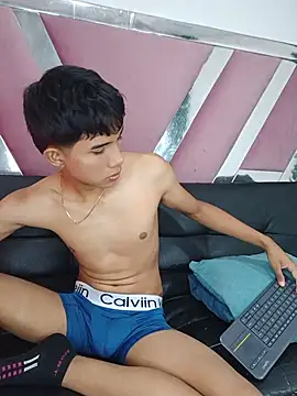 KevCokk online show from May 25, 8:15 pm