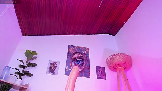 NaomiSaenz  online show from June 16, 9:28 pm