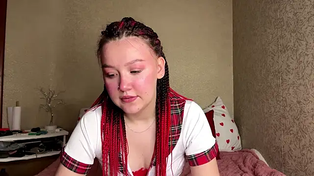 FlameDina online show from May 17, 7:17 am