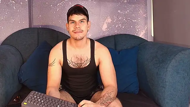 Snapshot of Derek_Voss chatting on June 18, 12:53 pm Derek Voss online show from June 18, 12:53 pm