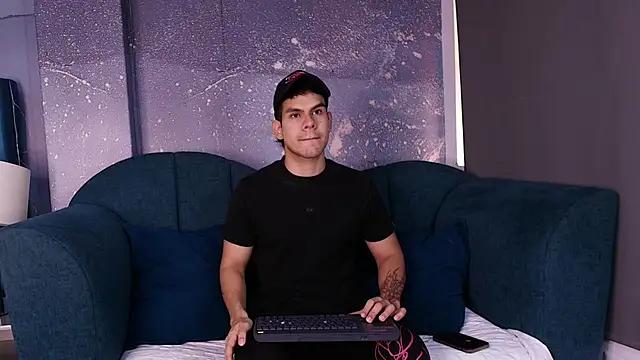 Snapshot of Derek_Voss chatting on June 23, 12:36 pm Derek Voss online show from June 23, 12:36 pm