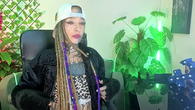 Lucy Doll8 online show from June 20, 11:18 pm