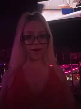 Badlilfantasy online show from April 29, 12:27 am