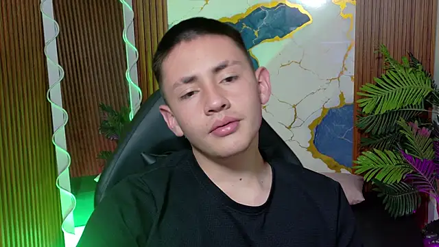 Snapshot of Andres_Tay chatting on May 14, 11:33 pm Andres Tay online show from May 14, 11:33 pm