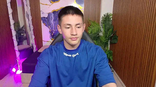 Snapshot of Andres_Tay chatting on May 26, 2:40 am Andres Tay online show from May 26, 2:40 am