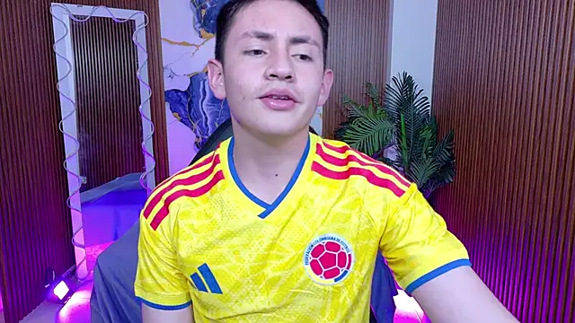 Snapshot of Andres_Tay chatting on May 31, 2:53 am Andres Tay online show from May 31, 2:53 am