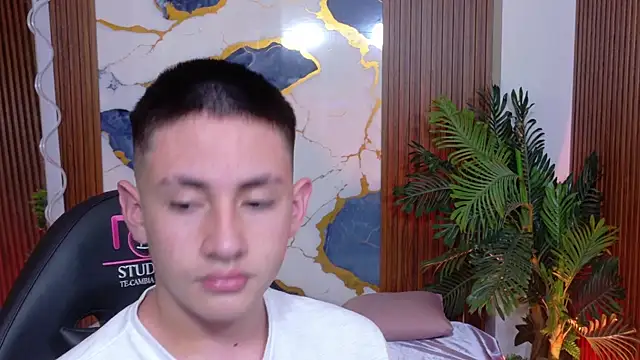 Snapshot of Andres_Tay chatting on June 6, 2:38 am Andres Tay online show from June 6, 2:38 am