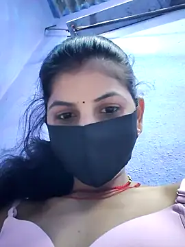RUHI 1143 online show from May 3, 12:33 pm