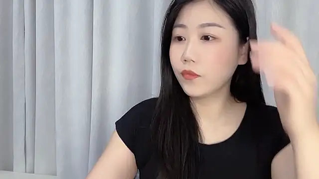 F-Yuwei online show from April 28, 1:05 pm